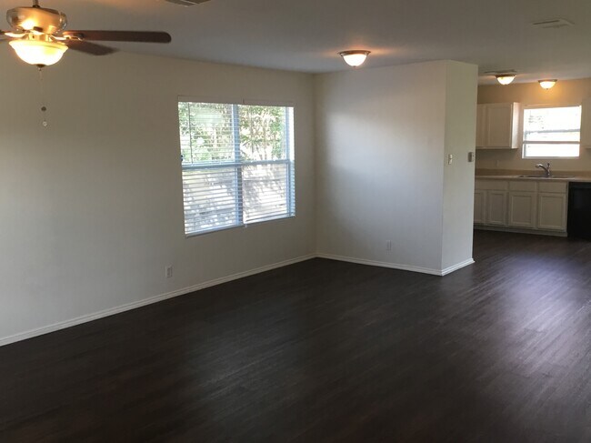 Building Photo - 3500 Banda Lane