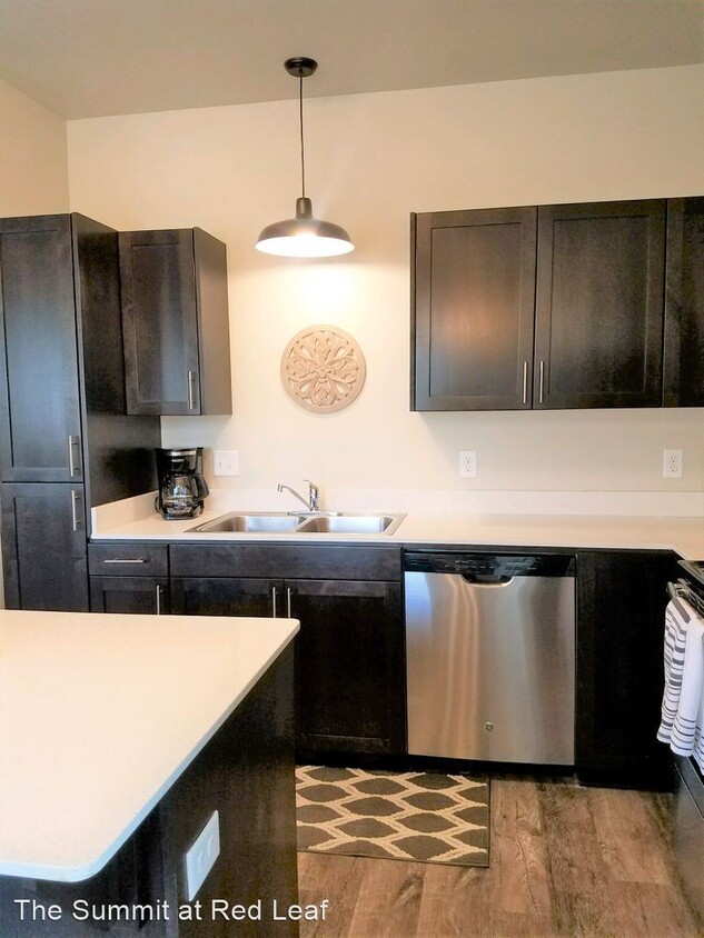 Foto principal - 5715 Red Leaf Dr S