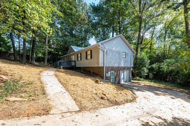 Building Photo - Irondale 4BR / 2BA Home – A Must See!