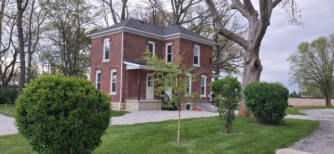 Building Photo - 2525 E State St