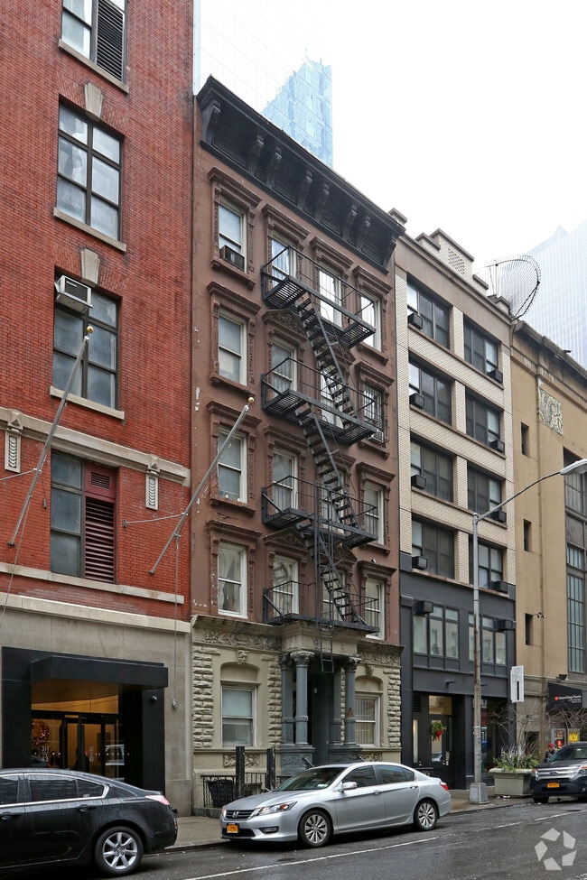 309 W 43rd St, New York, NY 10036 Apartments New York, NY