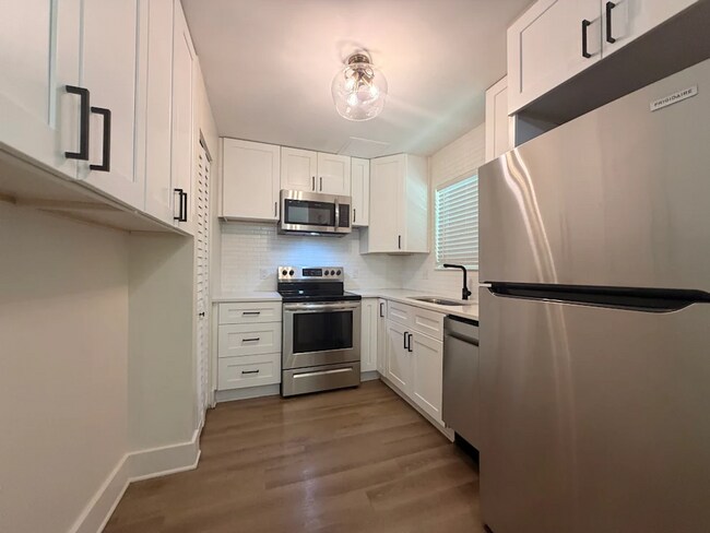 Foto del edificio - 1744 Cambridge Ave