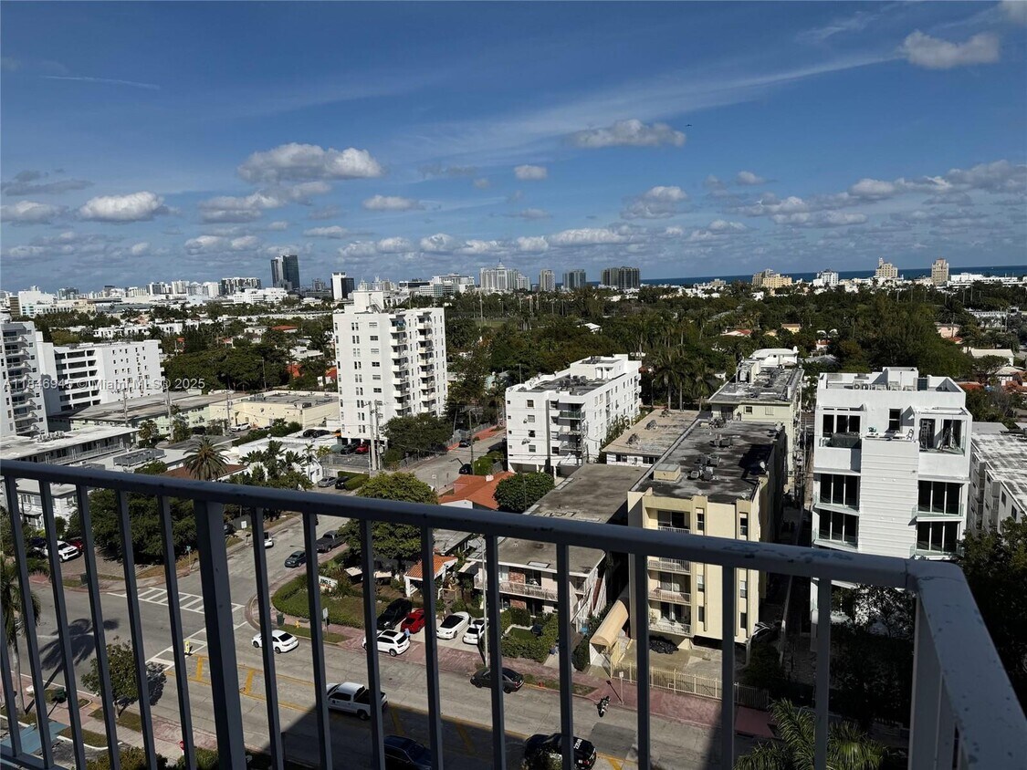 Foto principal - 1228 West Ave