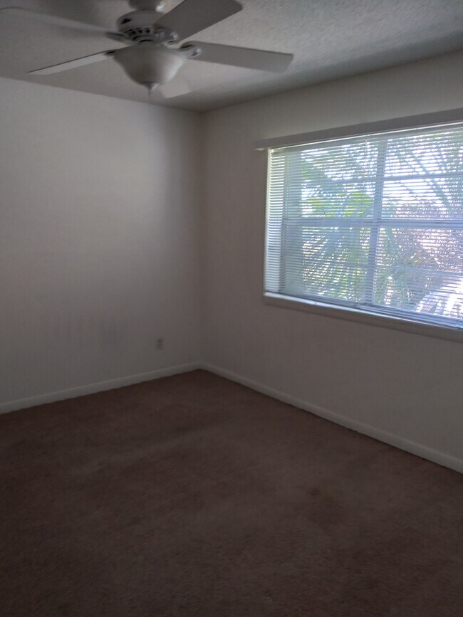 Foto del edificio - 4 Miracle Strip Pkwy SW