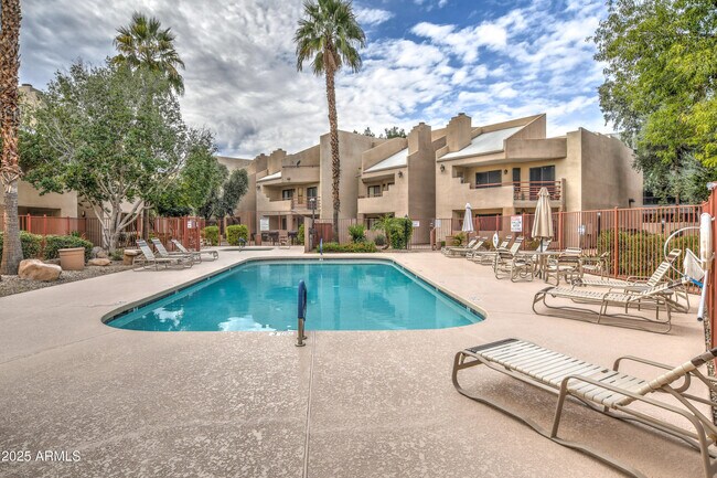 Building Photo - 4850 E Desert Cove Ave
