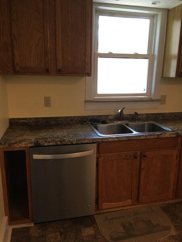 Kitchen - 1003 Bingham Ave