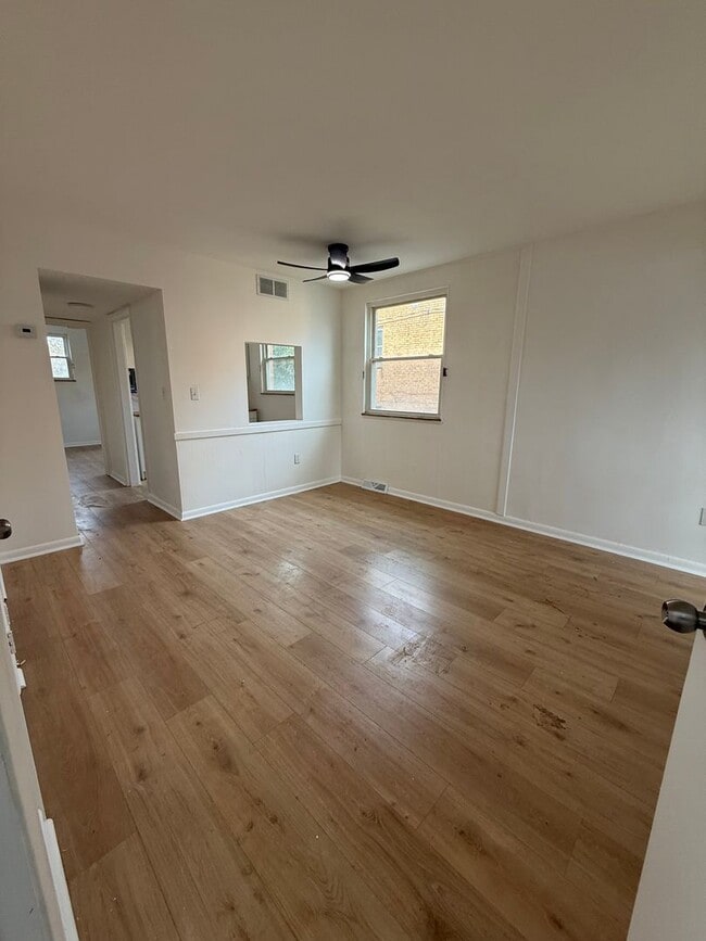 Building Photo - 17927 Lakeshore Boulevard