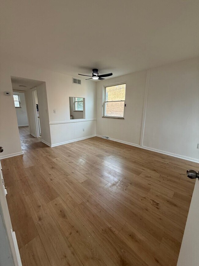 Foto del edificio - 17927 Lakeshore Boulevard