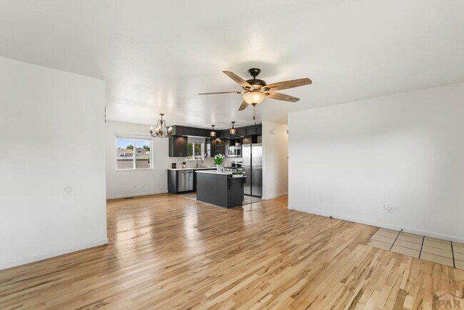 Foto del edificio - ALL PROSPECTIVE TENANTS MUST SUBMIT A $58 NON-REFUNDABLE APPLICATION FEE PER APPLICANT ONLINE AND...