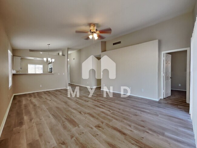 Building Photo - 7806 W Solano Dr