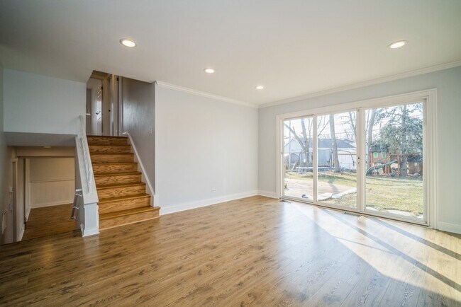 Building Photo - 625 Baxter Ln