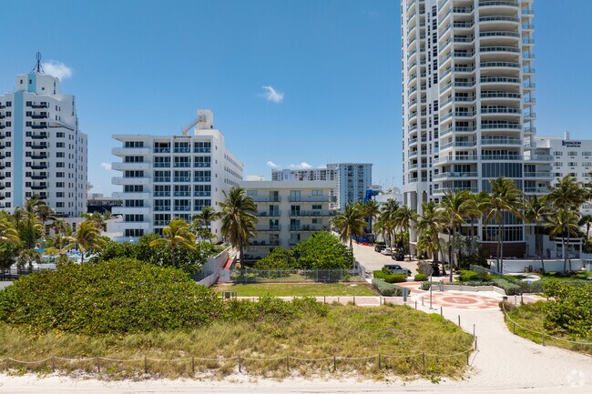 Foto del edificio - King Richard's Condominium