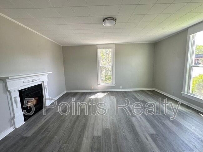 Building Photo - 1102 Batts Blvd