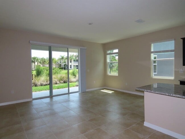Building Photo - 8725 Daydream St