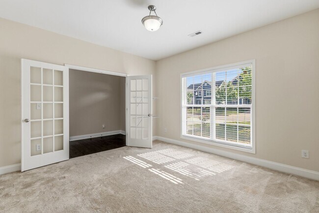 Foto del edificio - 5 Bedrooms in the heart of Summerfield!