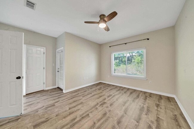 Building Photo - 1331 Treasure Cove