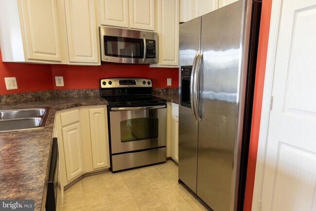 Building Photo - 2705 Ashfield Dr