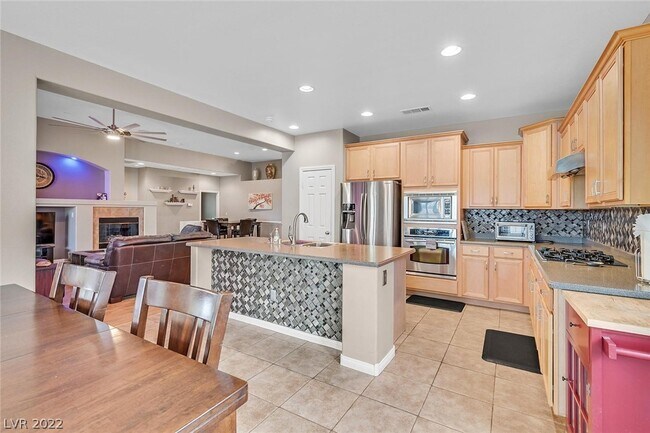 Building Photo - 1048 Lush Hillside Ct