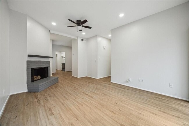 Building Photo - 5001 Lamonte Ln