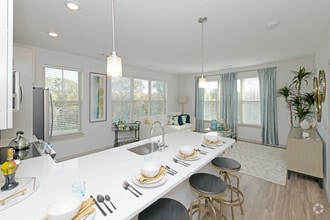 Interior Photo - Audubon Easterly