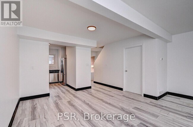 Photo du bâtiment - 516 Sunnydale Pl