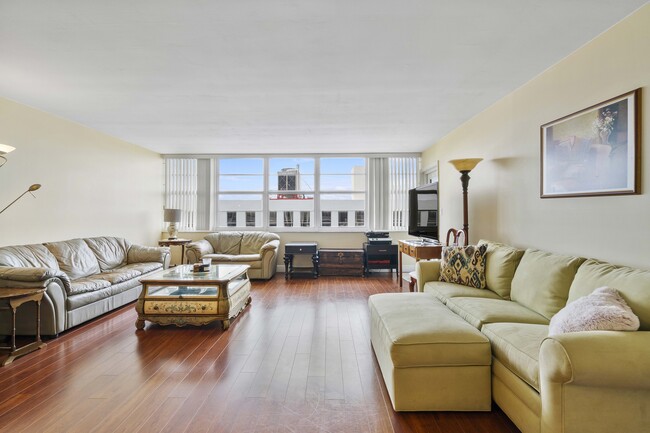 Photo - 1160 N Federal Hwy Apartment