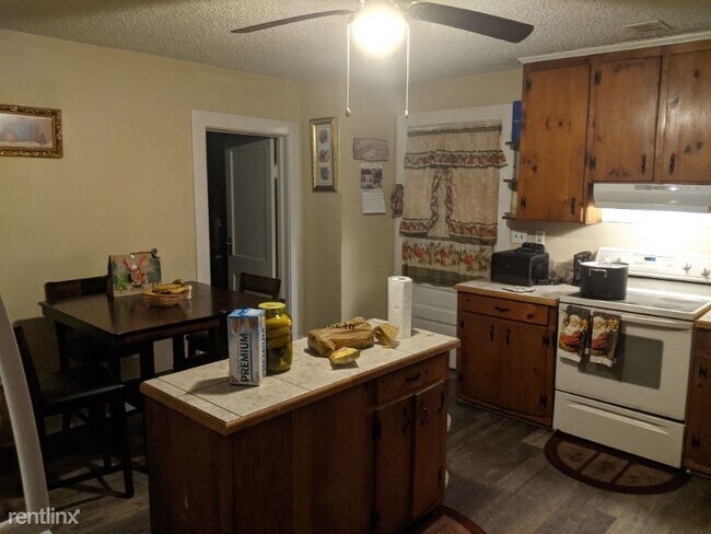 Foto del edificio - 3 br, 1 bath House - 614 1/2 E 12th Ave