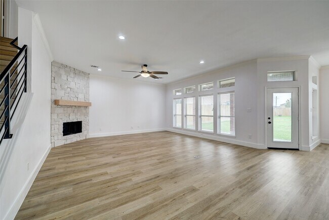 Foto del edificio - 3550 Urban Woods Trail