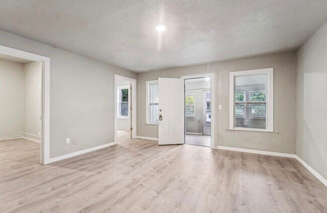 Viviendo - 200 W Beacon Ave