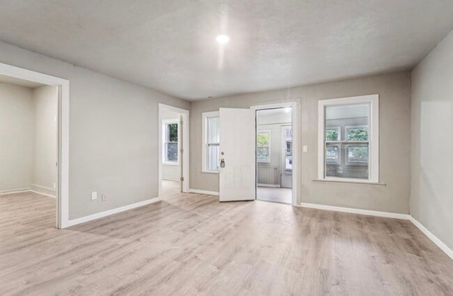 Living - 200 W Beacon Ave