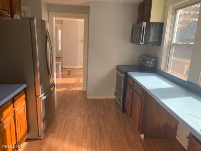 Building Photo - 3 br, 1 bath Apartment - 24 Mechanic St