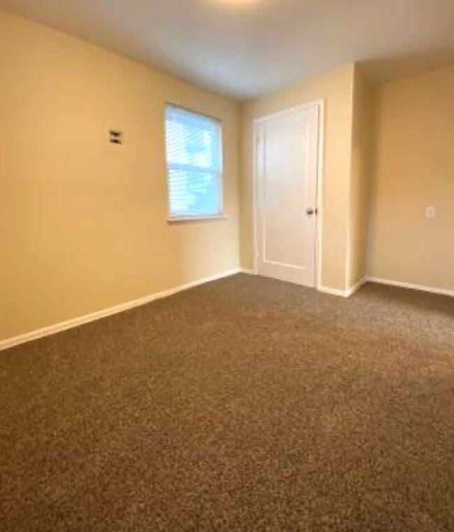 Building Photo - 2 bedroom in Seattle WA 98103