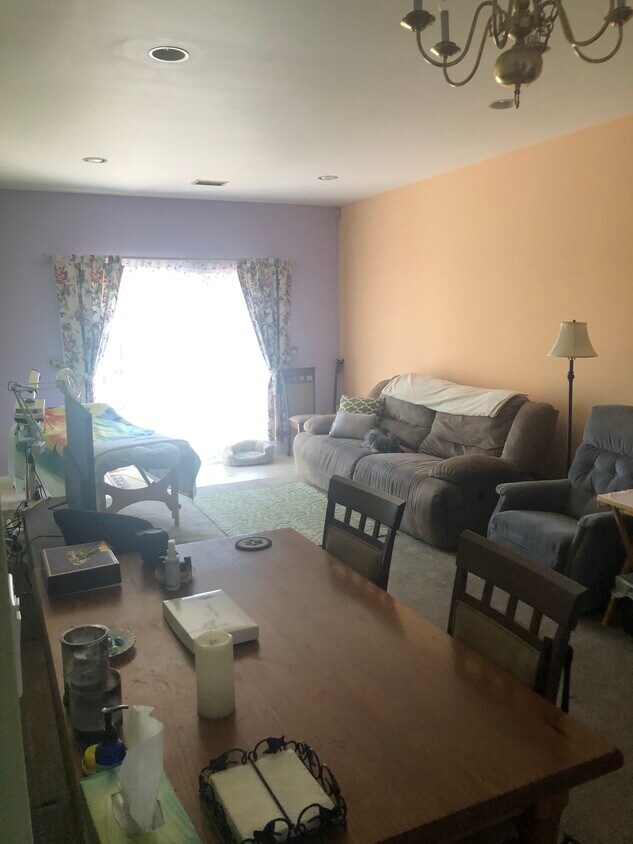 High ceilings, roomy bathroom, 2 bedrooms, 1 car garage, new back porch. Quiet, safe neighborhood… - 82 Sommer Ln
