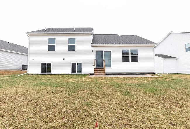 Building Photo - 1065 Waukee Ave