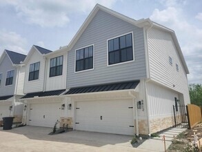 Building Photo - 6412 Highland Pine Ln
