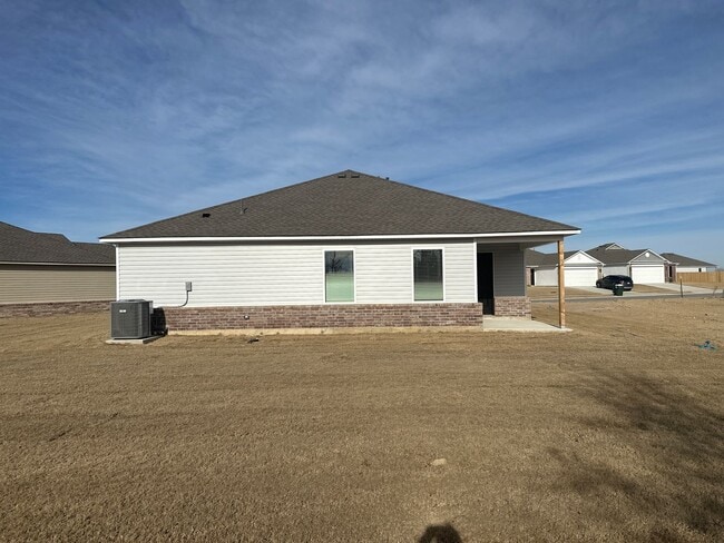 Foto del edificio - Three Bedroom | Two Bathroom Home in Claremore