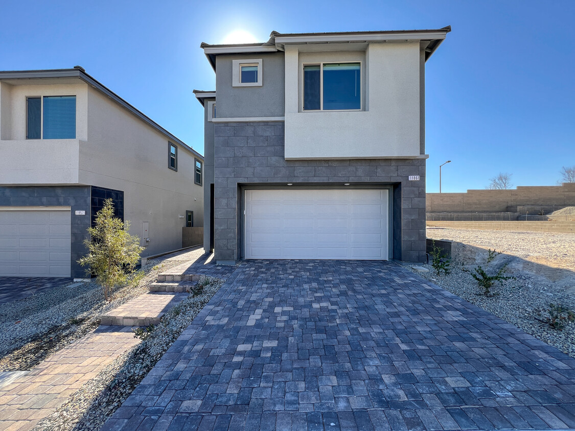 Foto principal - 11861 Pied Harrier Ave