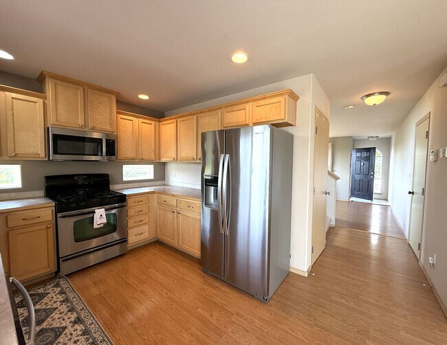 Building Photo - Sunnyside Area Home with Amazing Views!