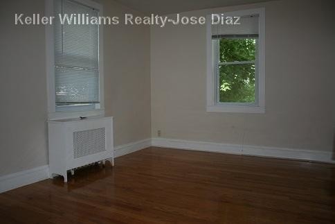 Foto del edificio - 112 1/2 Norwood Ave