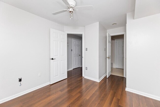 Foto del edificio - 3343 Cape May Ct