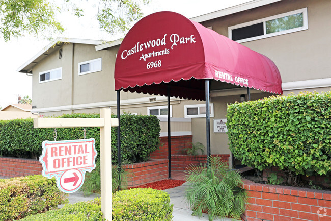 Entrance - Castlewood Park Apartments