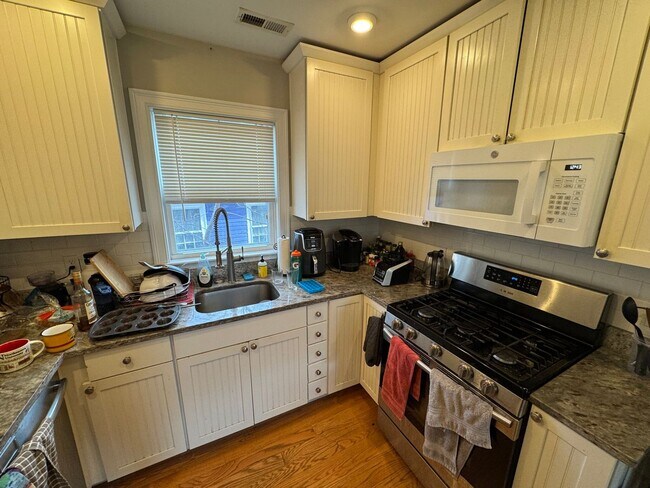 Building Photo - Beautiful 5 bed 2 bath in Cambridge.....