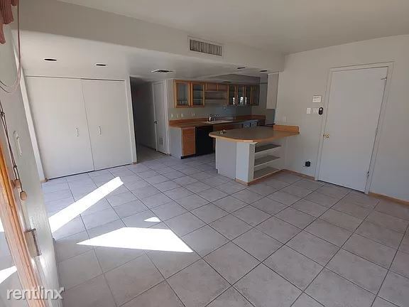 Building Photo - 3 br, 2 bath House - 2242 E Vista Ave