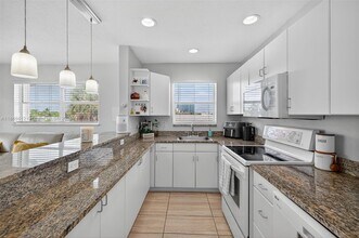 Building Photo - 2715 NE 49th St