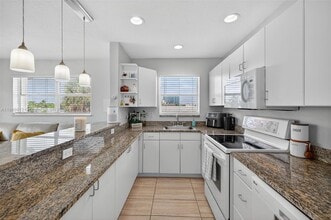 Building Photo - 2715 NE 49th St