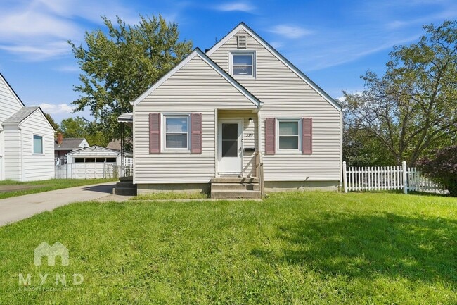 Building Photo - 3374 Medina Ave