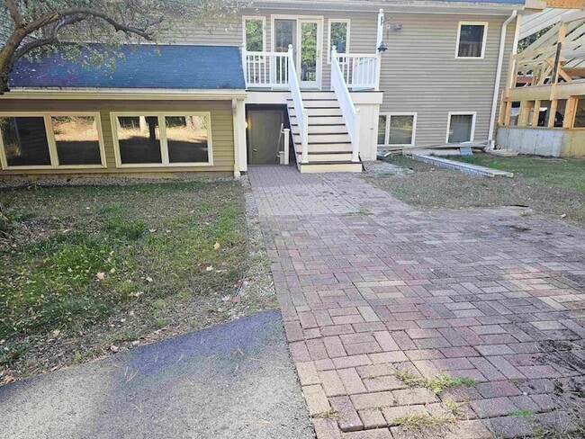 Building Photo - 30 Sterling Ln