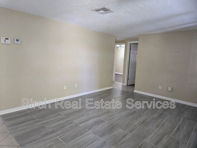 Foto del edificio - 4323 Darlington Rd