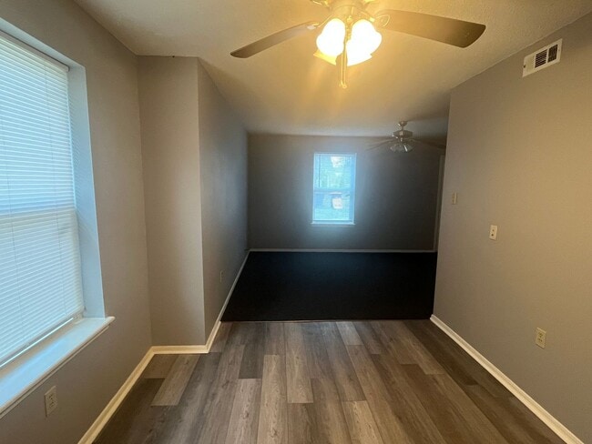 Building Photo - 2207 S Hartford Cove