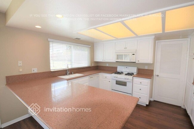 Foto del edificio - 5394 Trail Canyon Dr